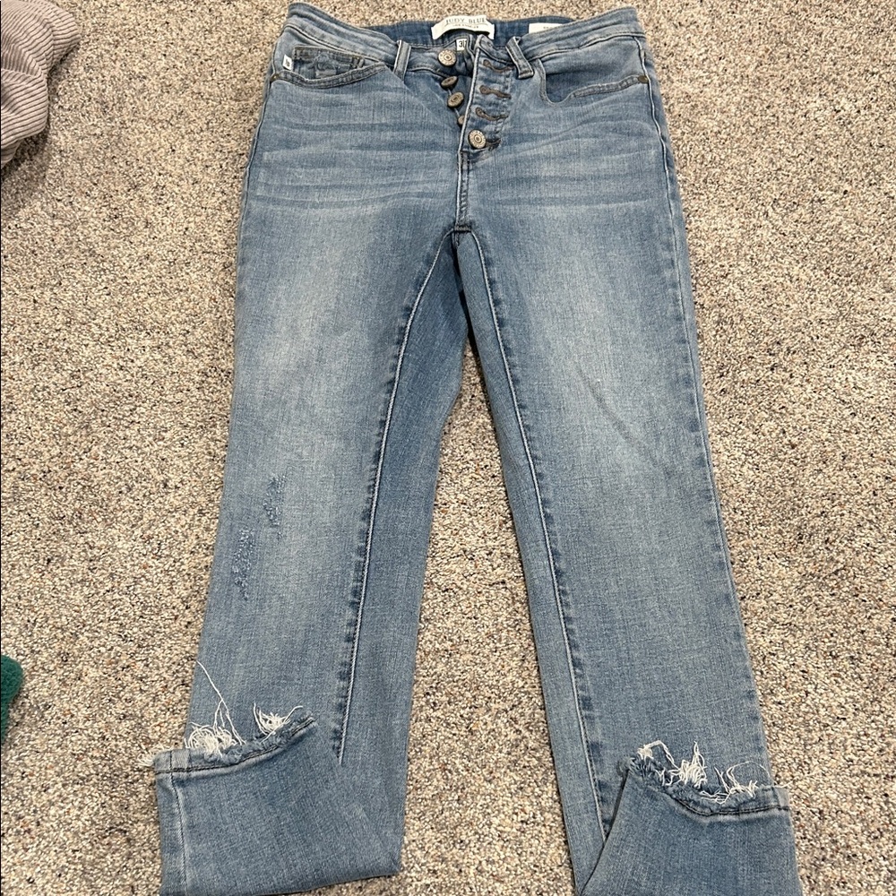 Judy Blue Light Wash Cropped Jeans